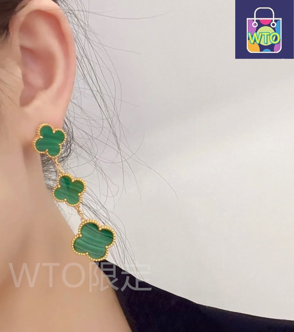 Van Cleef - Arpels アルハンブラ マラカイト トリプルフラワー イヤークリップ - モデル | ヴァン クリーフ - アーペル レディースジュエリー｜ ｜ ♥