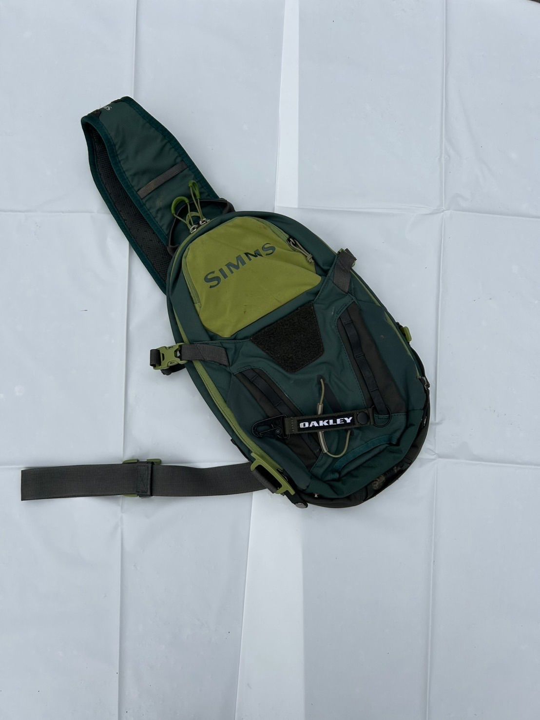 シムス FS Ambidextrous Tactical Sling ショルダーバッグ