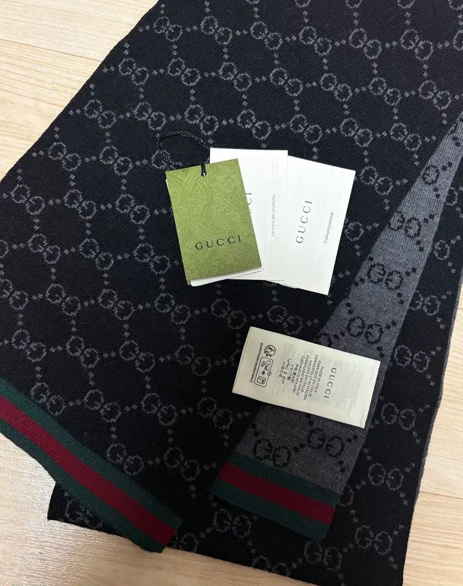 グッチ GG ツートン ウール スカーフ ブラック WWW_OLIVIERBERNSTEIN_COM
