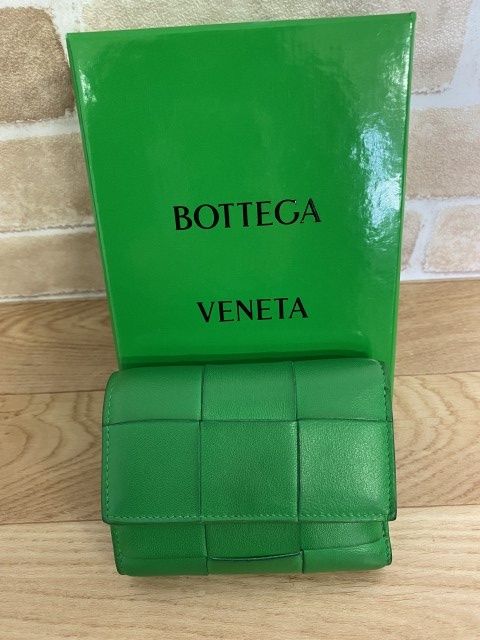 【中古】Bottega Veneta ﾎﾞｯﾃｶﾞｳﾞｪﾈﾀ 財布 ｲﾝﾄﾚﾁｬｰﾄﾚｻﾞｰ ﾒｯｼｭ 三つ折り ﾌｧｽﾅｰｳｫﾚｯﾄ ｸﾞﾘｰﾝ  33882068