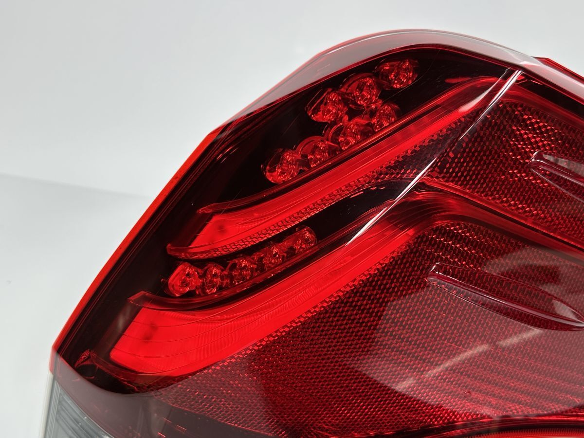 右テールランプ 右テールライト