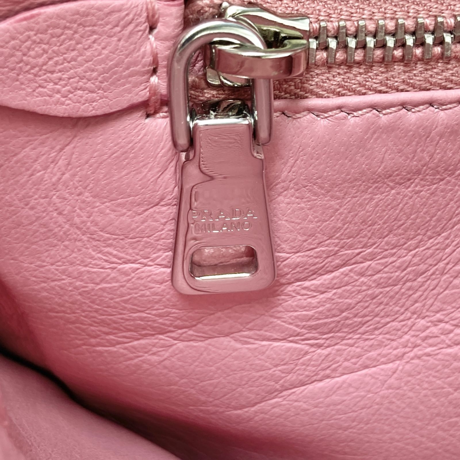 PRADA クラッチ