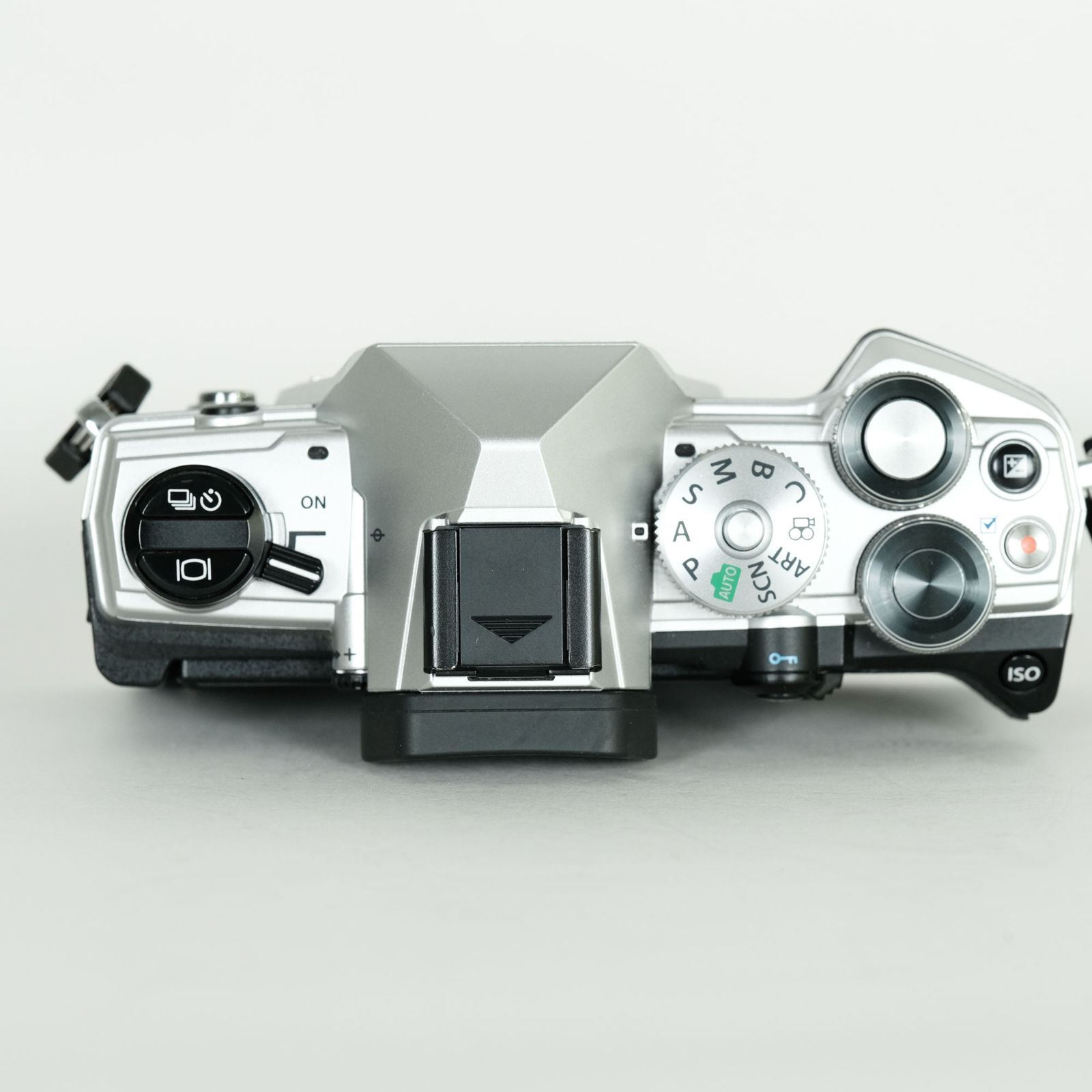 美品 OLYMPUS OM-5 ショット数1475回 バッテリー等おまけ 美品 OLYMPUS OM-5 ショット数1475回 バッテリー等おまけ - メルカリ