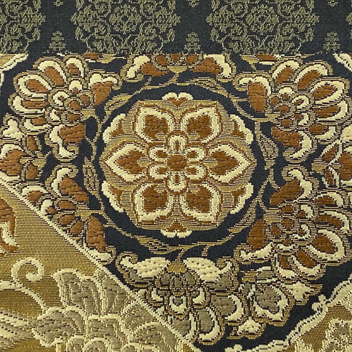 上品な名物裂【唐花文様】 お使い勝手抜群の【全通柄】 お茶会にも 美 