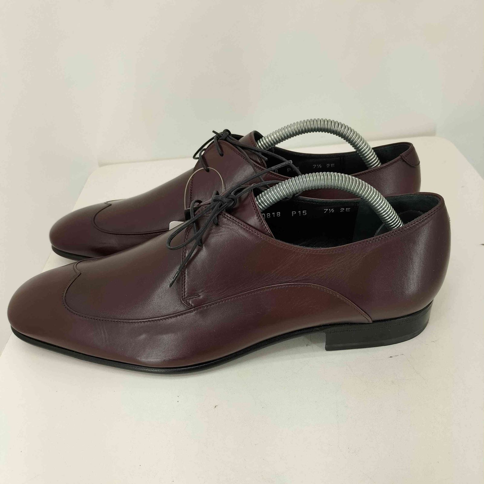 Ferragamo ウィングチップ