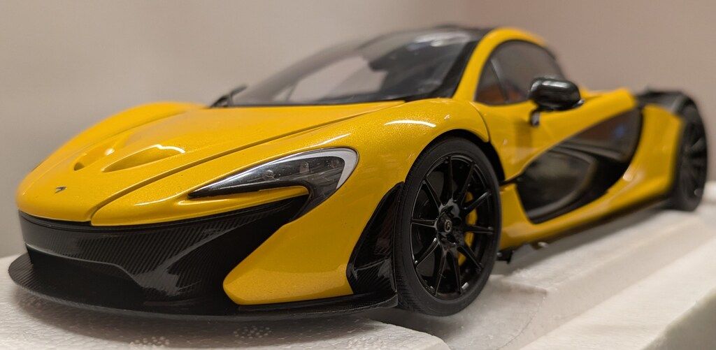 AUTOart 1|18オートアート コンポジットモデル マクラーレン P1 メタリック イエロー|ブラック-イエロー シート 76067