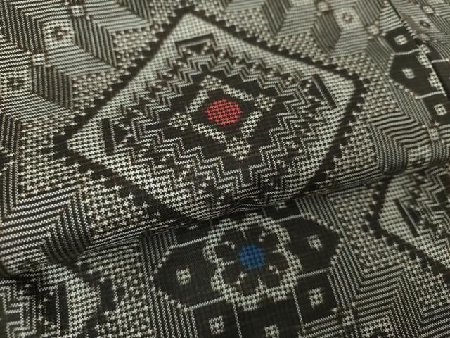 平和屋着物○本場大島紬 白大島 緯総絣 花菱文 正絹 逸品 AAAV9415ph