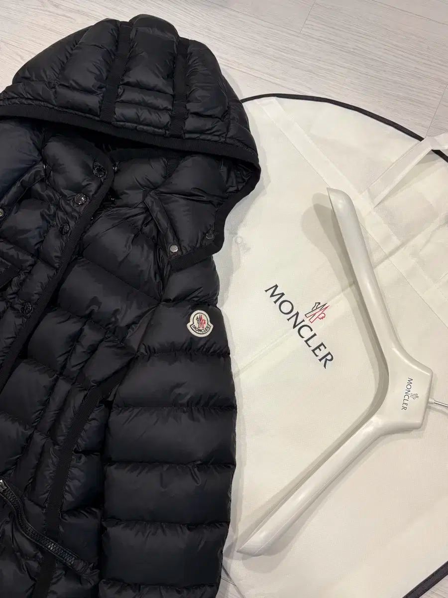 MONCLER モンクレール ヘルミン レディース ダウン