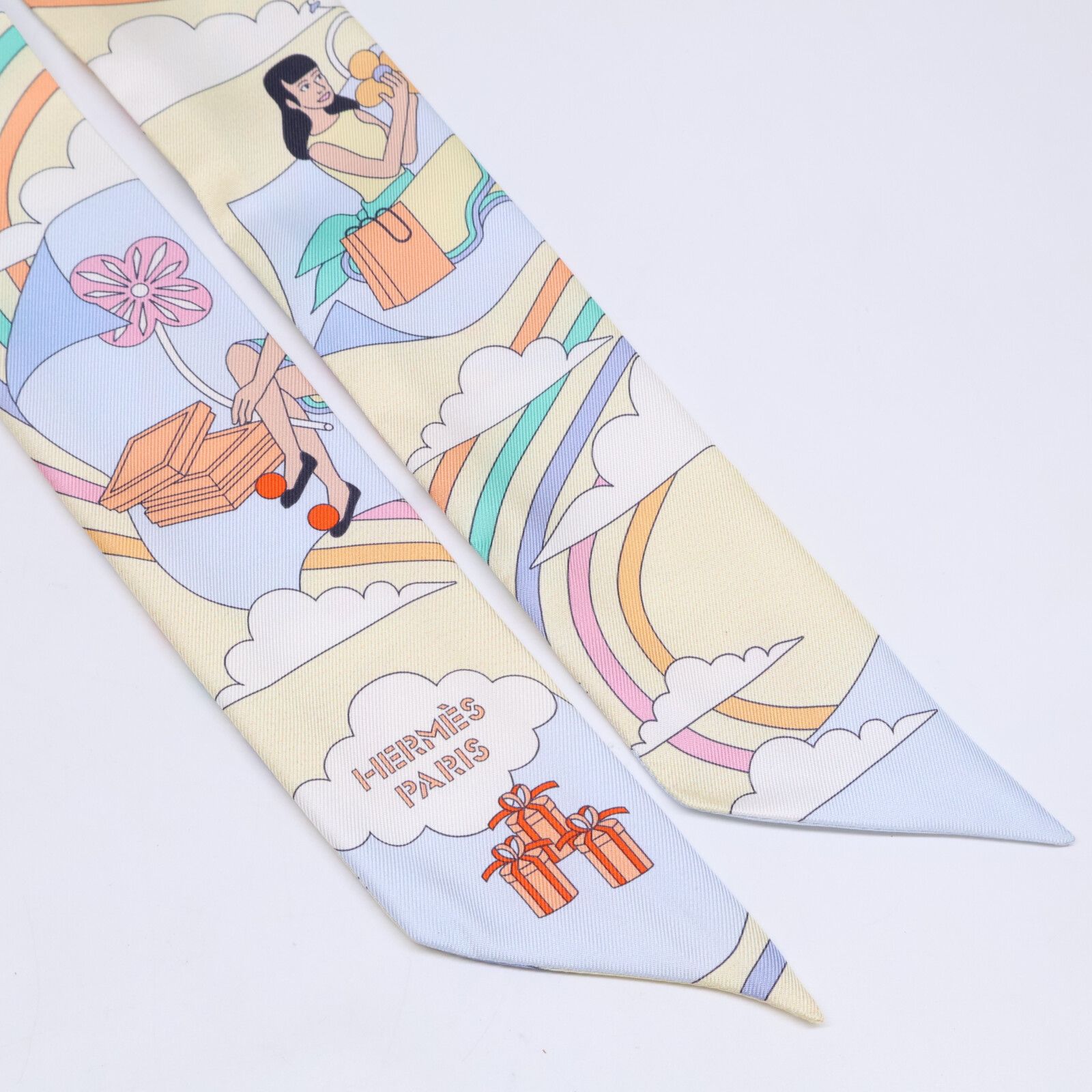 HERMES エルメス 【新品同様】CARRES VOLANTS 空飛ぶカレ シルク