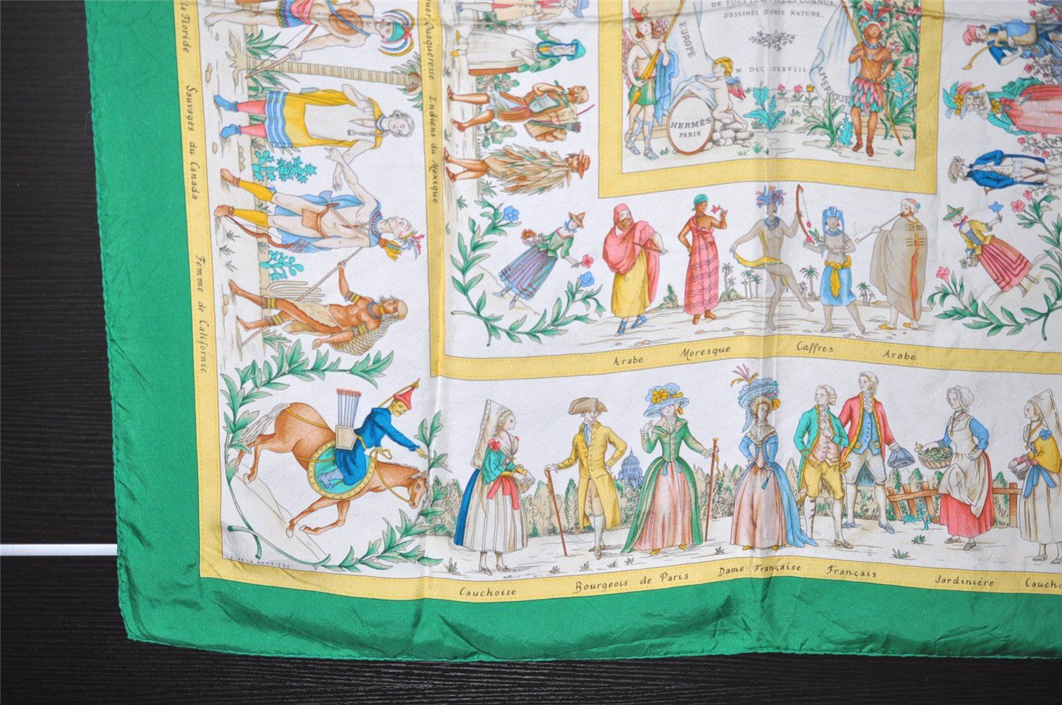 エルメス シルク カレ90 COSTUMES CIVILS ACTUELS 現代市民の服装