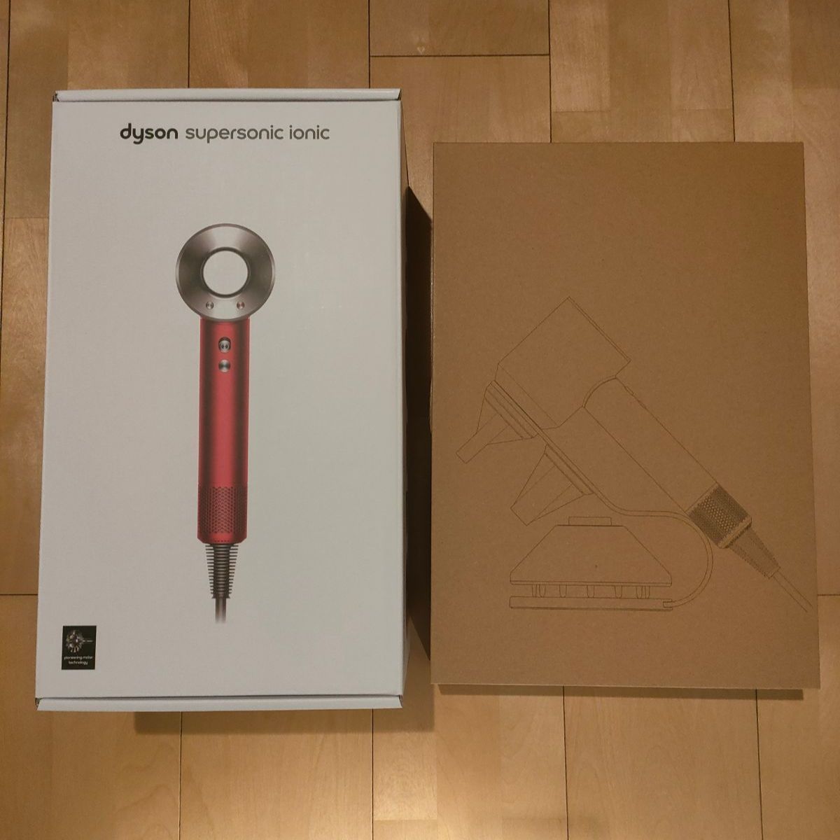 新品未開封】dyson ドライヤーHD08 限定カラー(レッド/ニッケル