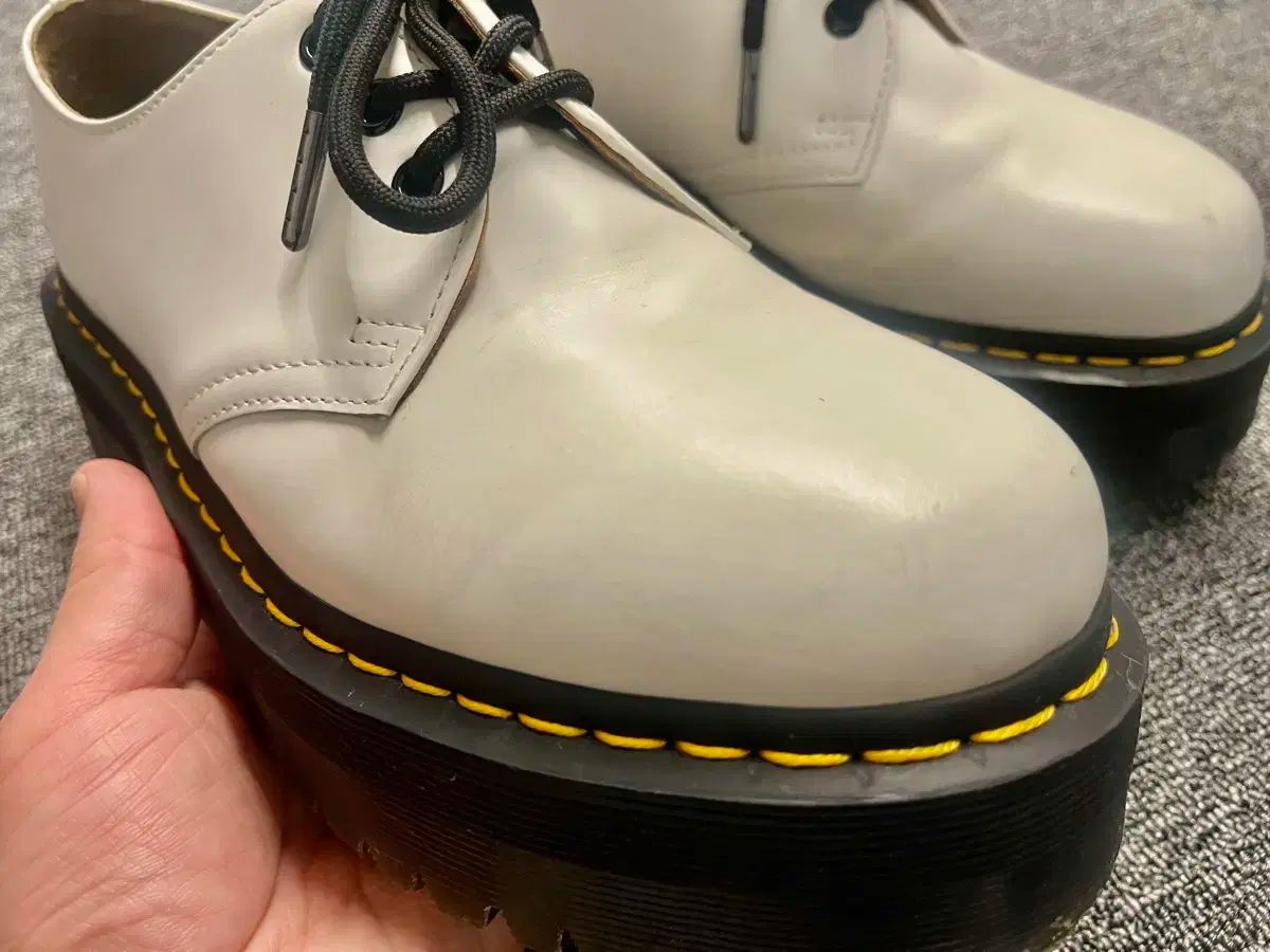 DR. MARTENS