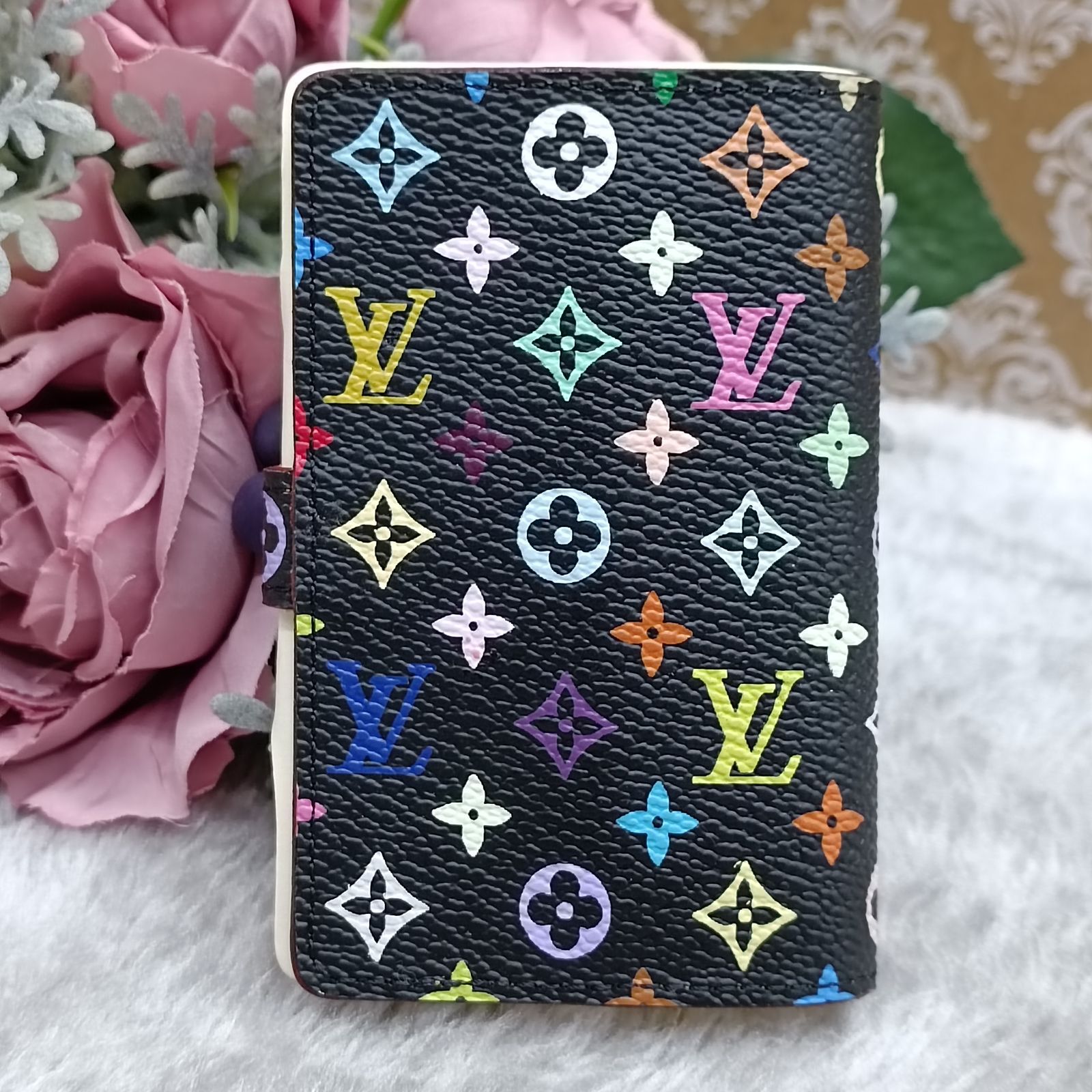 LOUISVUITTON 》 ☆美品☆ ルイヴィトン 手帳カバー カルネ ドゥ バル アジェンダ ミニ モノグラムマルチカラー ノワール Ｍ92652  カードケース アドレスブック 送料無料・匿名配送・最短即日発送いたします！ 639 - メルカリ