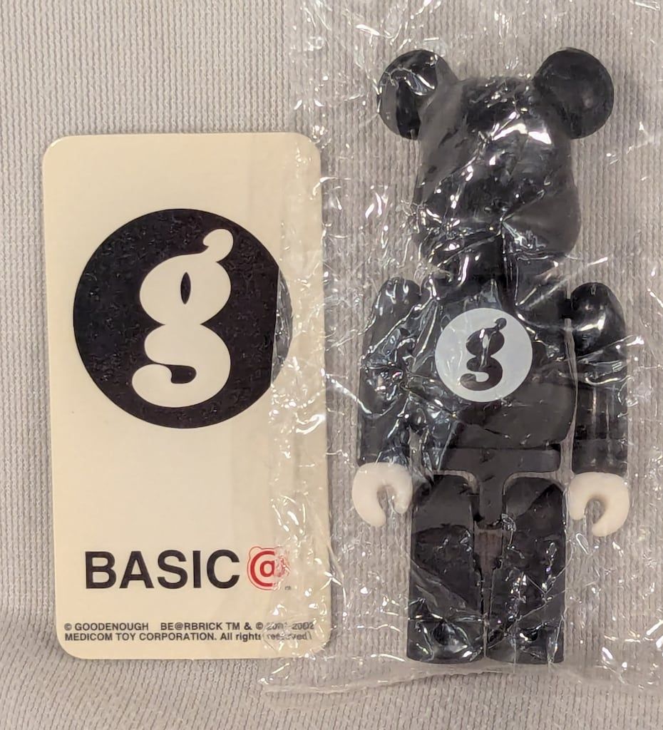 MEDICOMTOY BE RBRICK GOOD ENOUGH BASIC裏 g 黒×白文字 シリーズ5