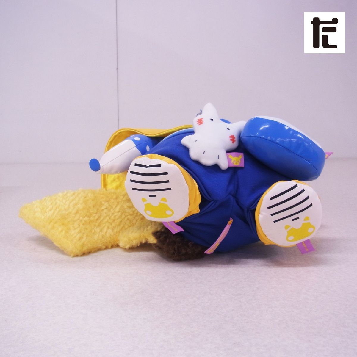 あ*き様 ポケモン ゴッホ ピカチュウ ぬいぐるみ ポケモンセンター Pikachu's Closet ぬいぐるみ + レインコート
