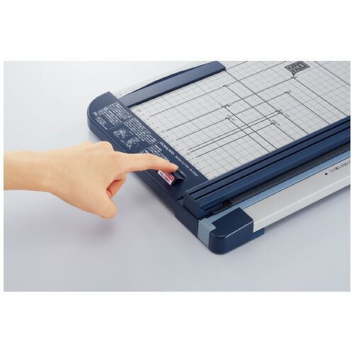 価格比較でお得にお買物。 ペーパーカッター ロータリー式 ２０枚切り Ａ４ DN-TR203 コクヨ