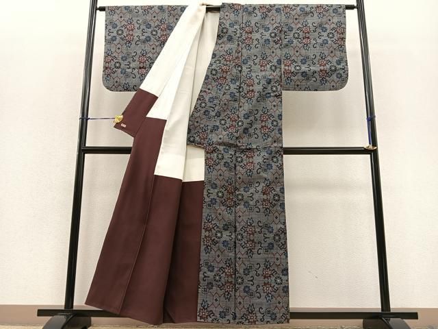 平和屋着物●上質な色無地　枝花地紋　薄梅鼠色　正絹　逸品　AAAZ2420ph 平和屋着物○上質な色無地 枝花地紋 薄梅鼠色 正絹