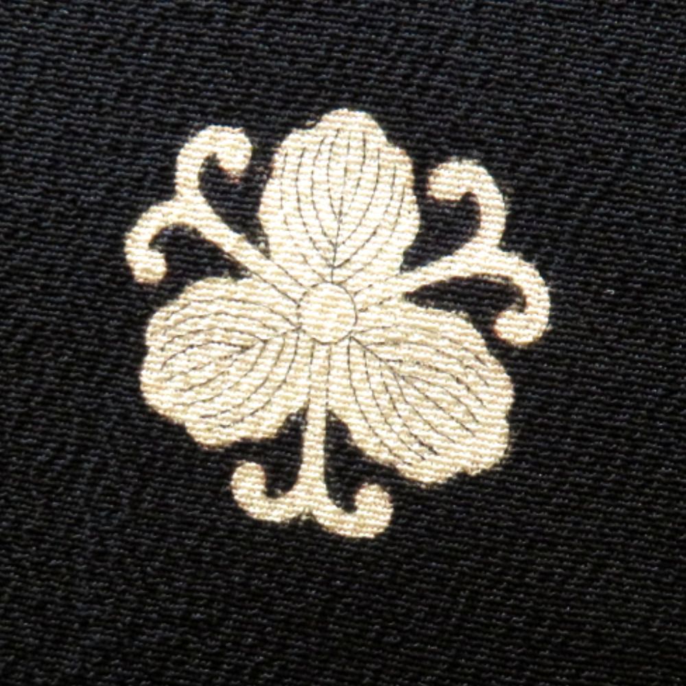 黒留袖 アンティーク 昔着物 正絹 黒 多色 金 扇 鼓 花々 宝文様 刺繍 裾綿入 シミあり 昔 レトロ 明治・大正ロマン  身丈161cm 【キモノオフ野々市若松店】 黒留袖 アンティーク 昔着物 正絹 黒 多色 金 扇 鼓 花々 宝文様 刺繍