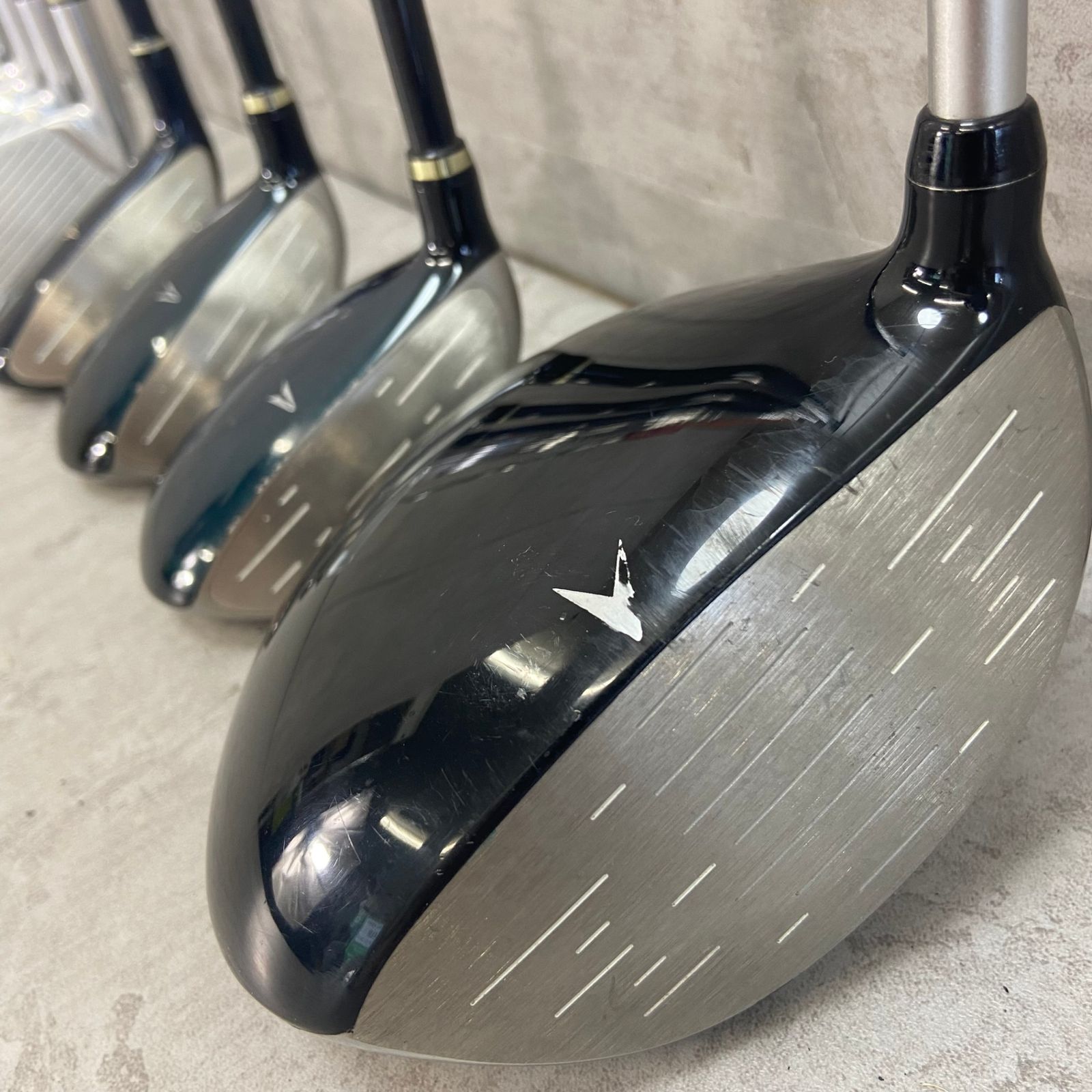 TaylorMade ゴルフバッグとXXIOクラブセット XXIO ゼクシオ TaylorMade テーラーメイド メンズゴルフ14本セット 右