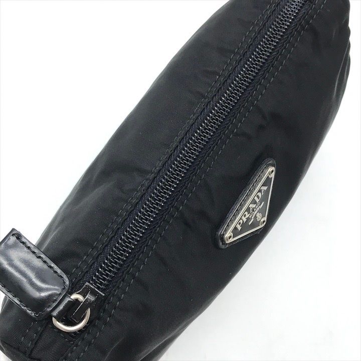 【美品✨】プラダ　化粧ポーチ　小物入れ　テスートナイロン　三角プレート　黒 良品 PRADA プラダ 三角ロゴ プレート ナイロン テスート 化粧