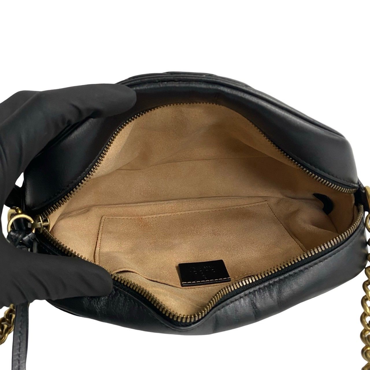 極 美品 GUCCI グッチ GGマーモント キルティング ロゴ 金具 レザー 本 