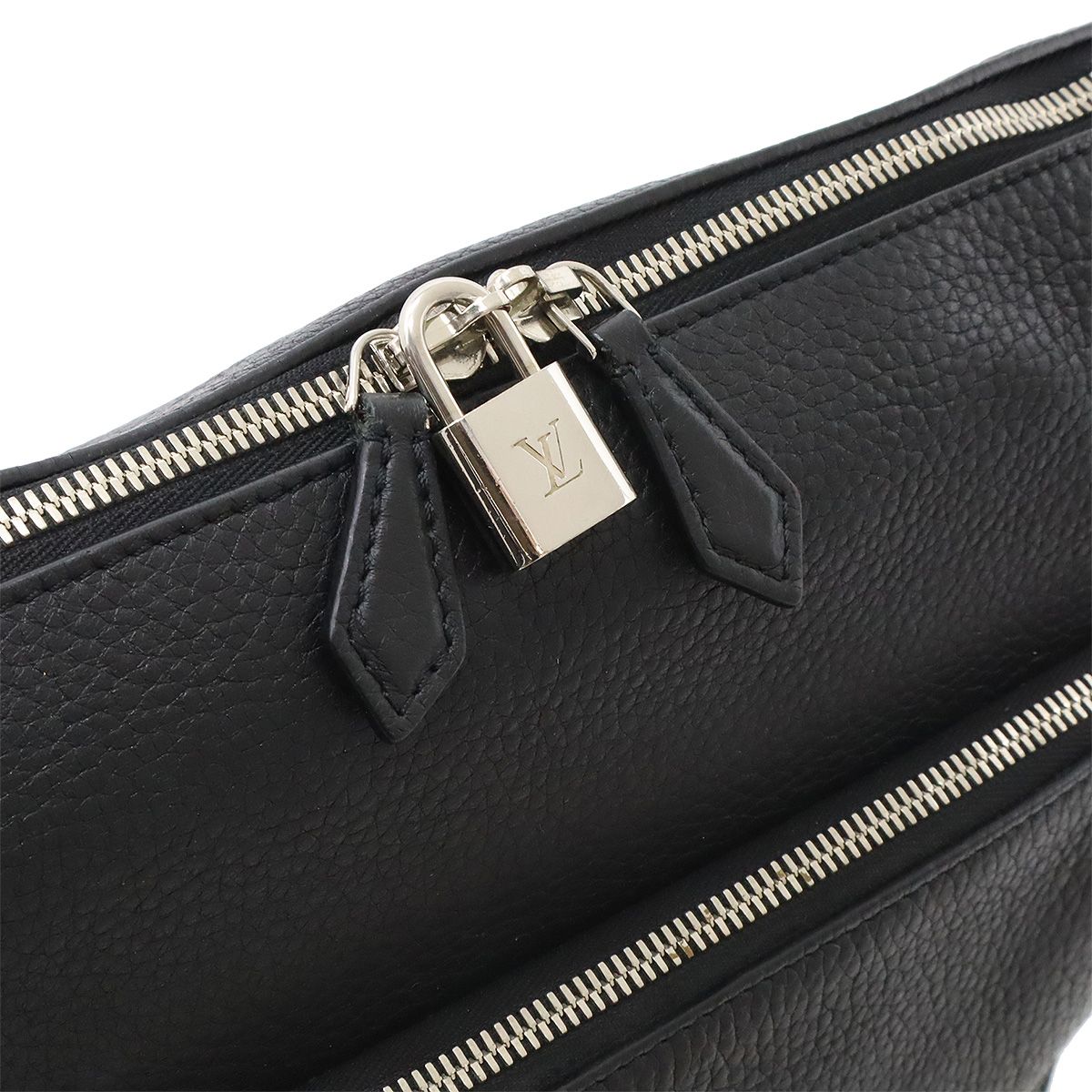 LOUIS VUITTON ルイ ヴィトン アルマンド メッセンジャーPM ショルダー  