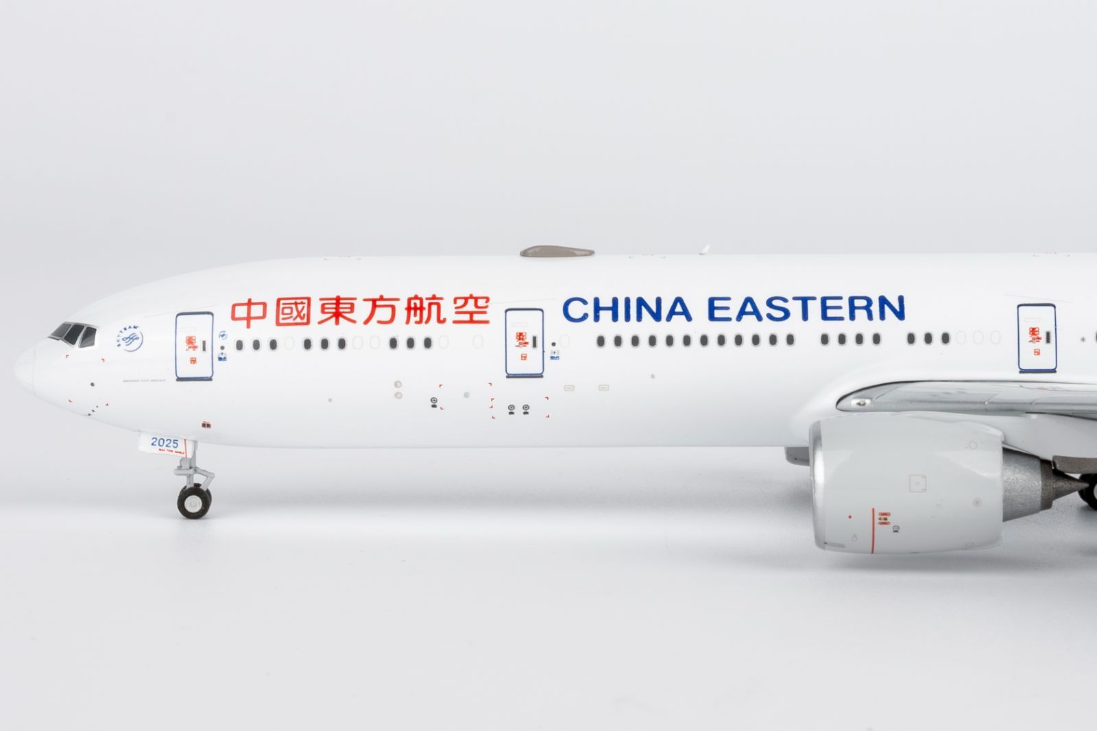 NGmodel 中国東方航空 777-300ER B-2025 1 400 73077