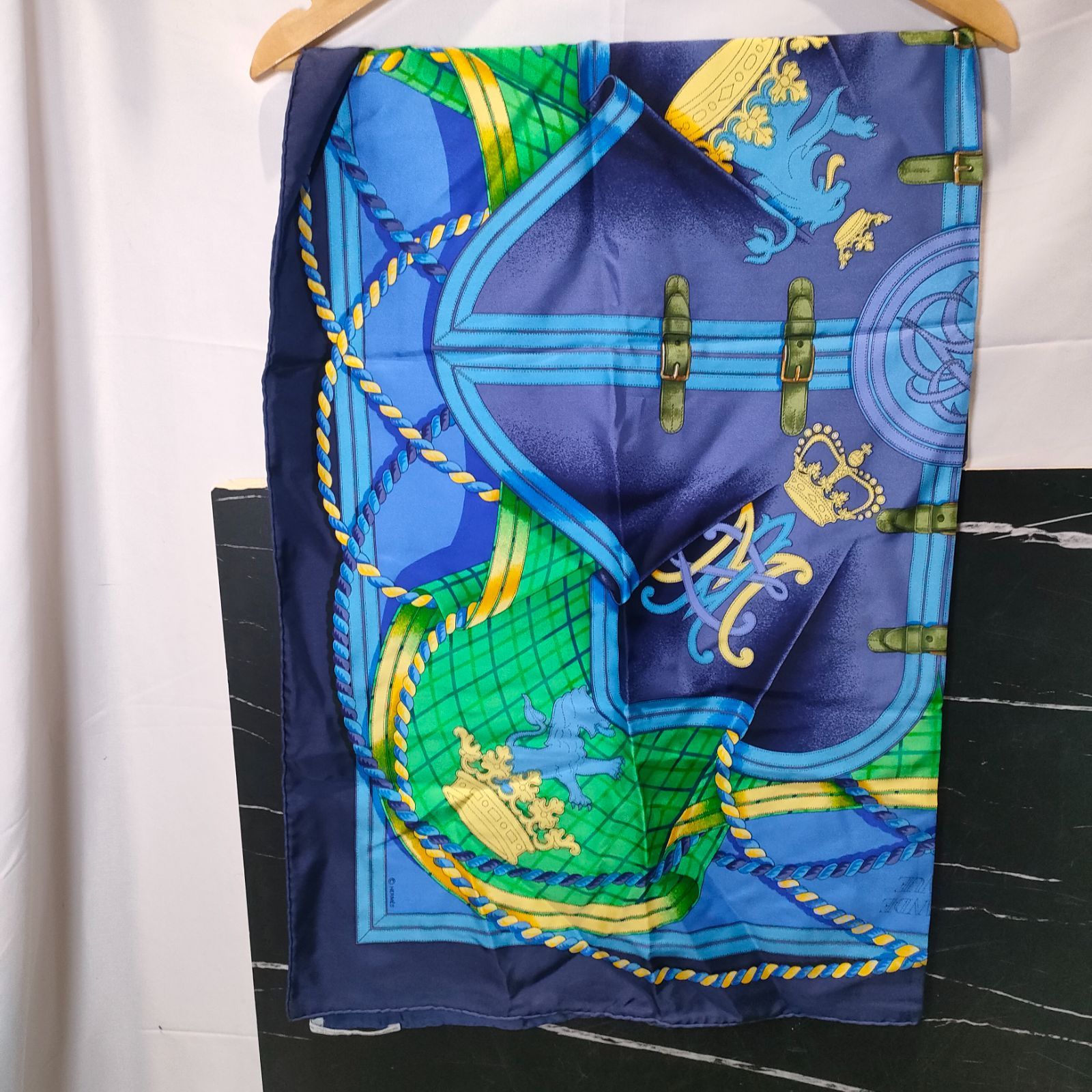 HERMES シルクスカーフ 青　極美品 エルメスツイリー 新タグ Cheval Phoenix/馬と不死鳥 青