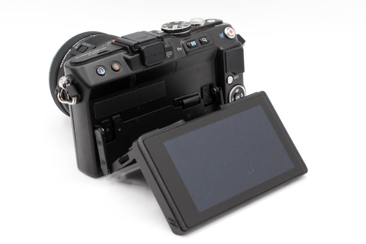 ミラーレス一眼 ブラック