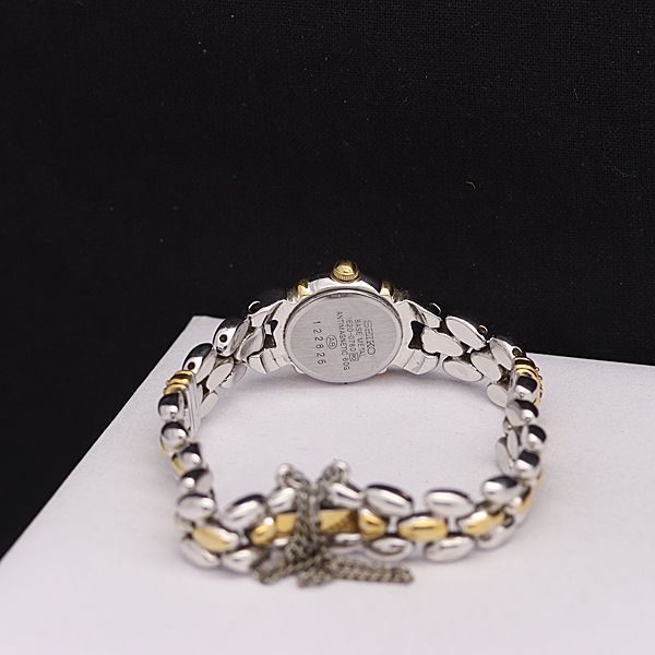 美良品 
DESCENTE デサント Jrミドラー
 サイズ160 良品 セイコー QZ 1E20-0780 ティセ 白文字盤 ラウンド