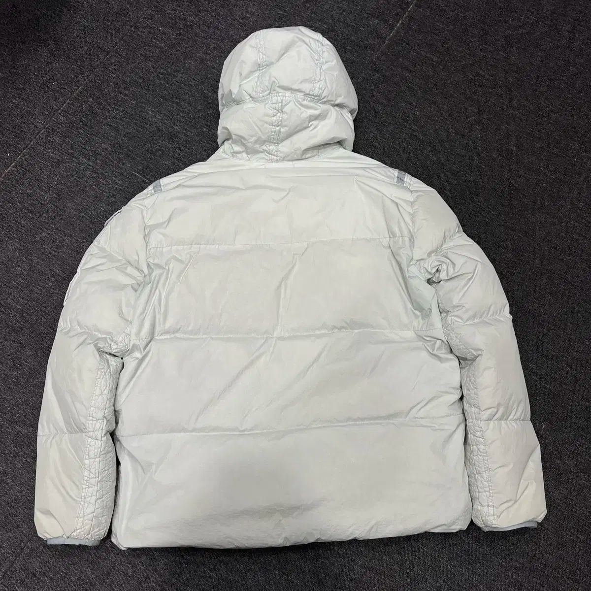 STONE ISLAND(ストーンアイランド) 22FW クリンクルレップス ダウン