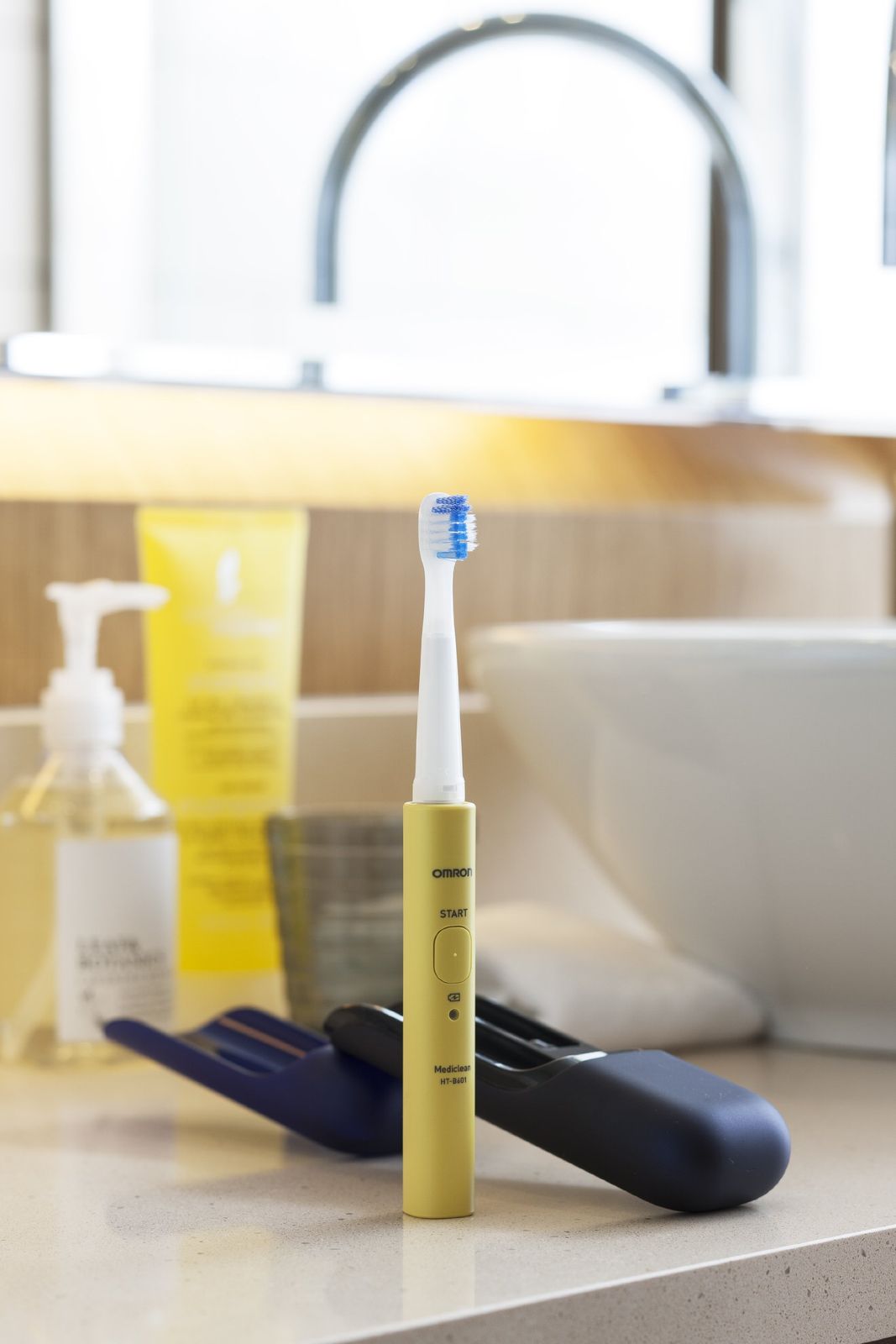  オムロン 音波電動歯ブラシ メディクリーン ブルー HT-B 601-B その他 オーラルケア
