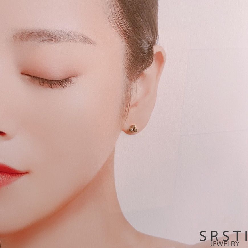 ダイヤモンドクローバーK14ゴールドスタッドピアス