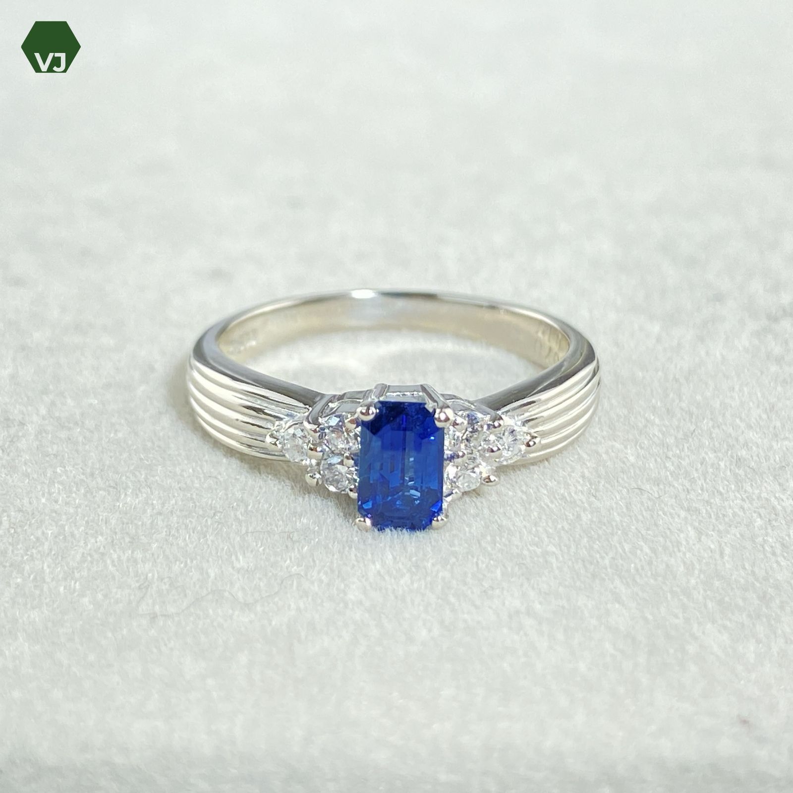17-34】サファイア ダイヤモンド リング S0.7ct D0.15ct【中古 17-34】サファイア ダイヤモンド リング S0.7ct D0.15ct【中古