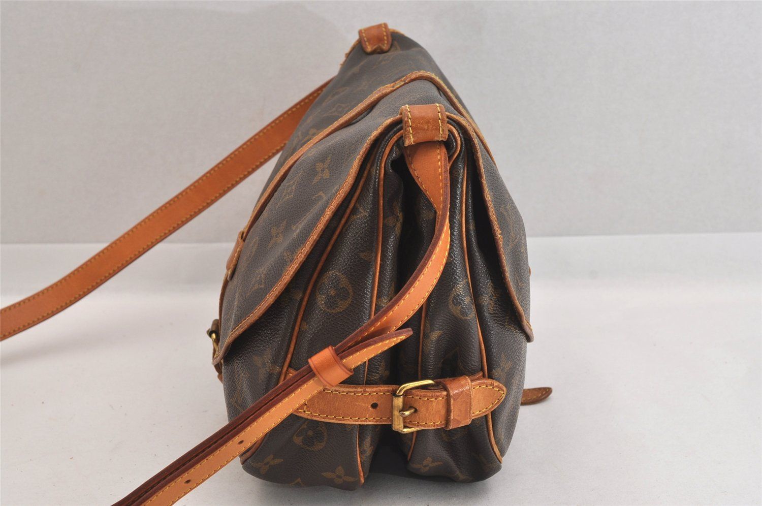 ルイヴィトン モノグラム ソミュール30 ショルダーバッグ M42256 中古LOUIS VUITTON ソミュール30 M42256 ショルダーバッグ