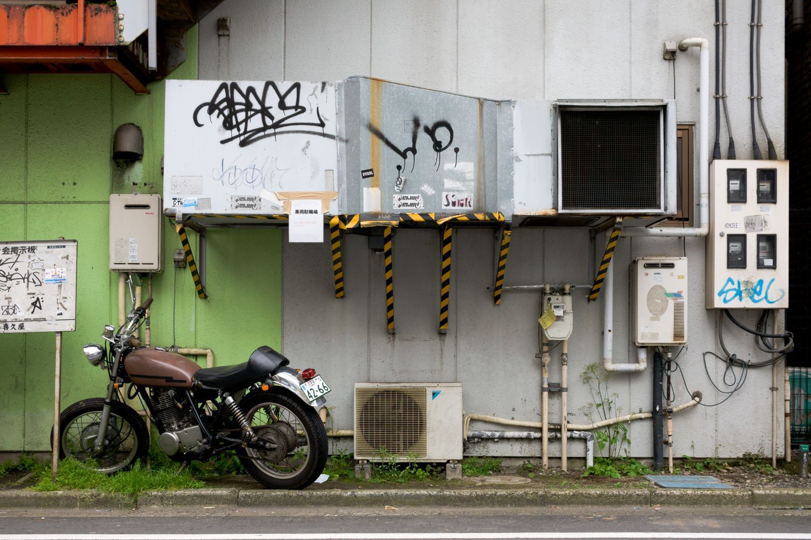 Outdoor unit PortraitNo10 ー街角ー | 石田宗一郎 写真アート作品
