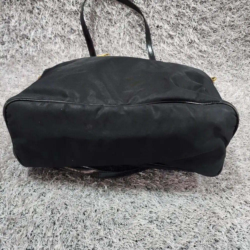 PRADA ブラック ナイロン　ショルダーバッグ PRADA ブラック ナイロン ショルダーバッグ