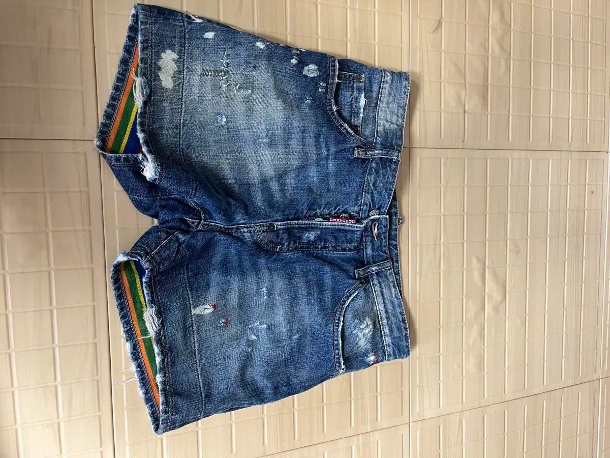 ディースクエアード2 レインボー ディテール デニムハーフパンツ 48