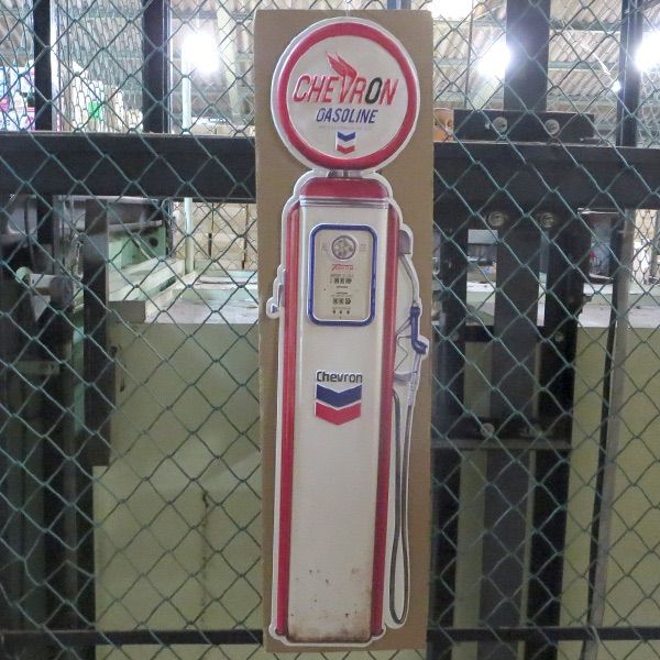 BIG ダイカット エンボスメタルサイン ヴィンテージ ガスポンプ