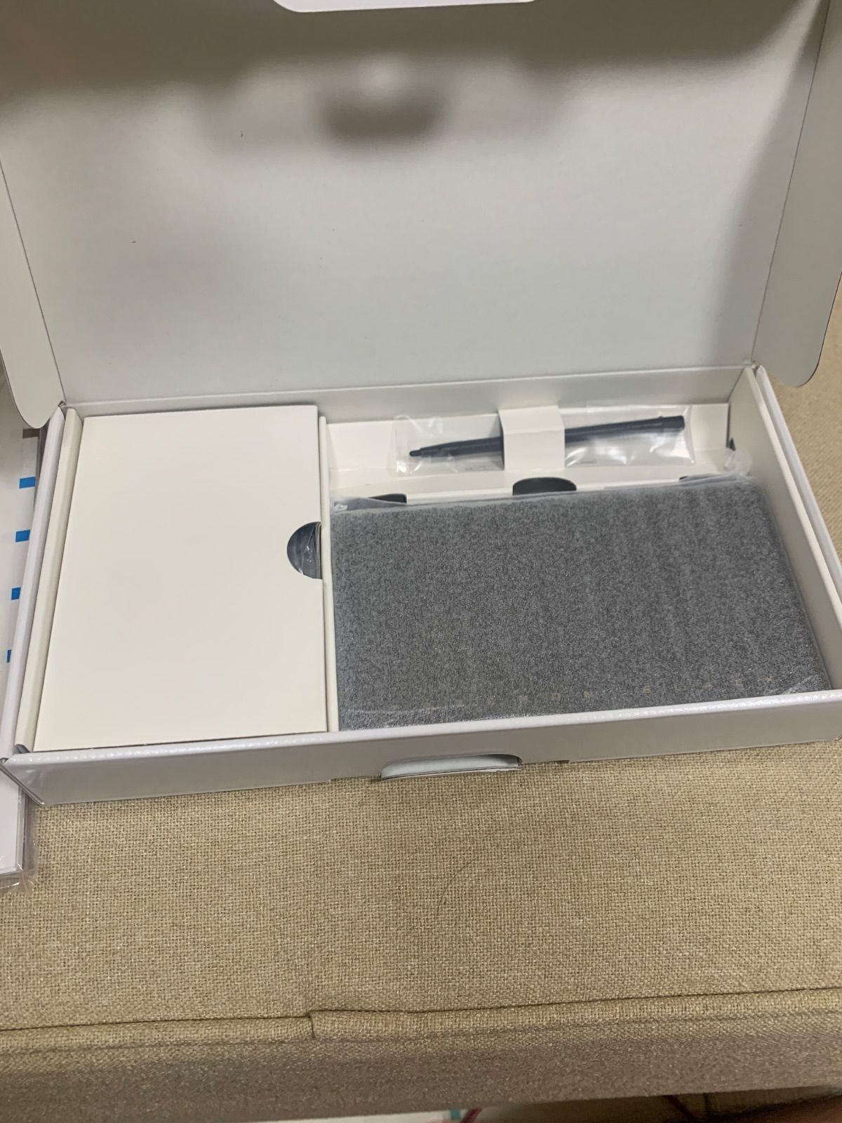 ニンテンドーＤＳｉ本体レシラムゼクロム ニンテンドーＤＳｉ本体レシラムゼクロム