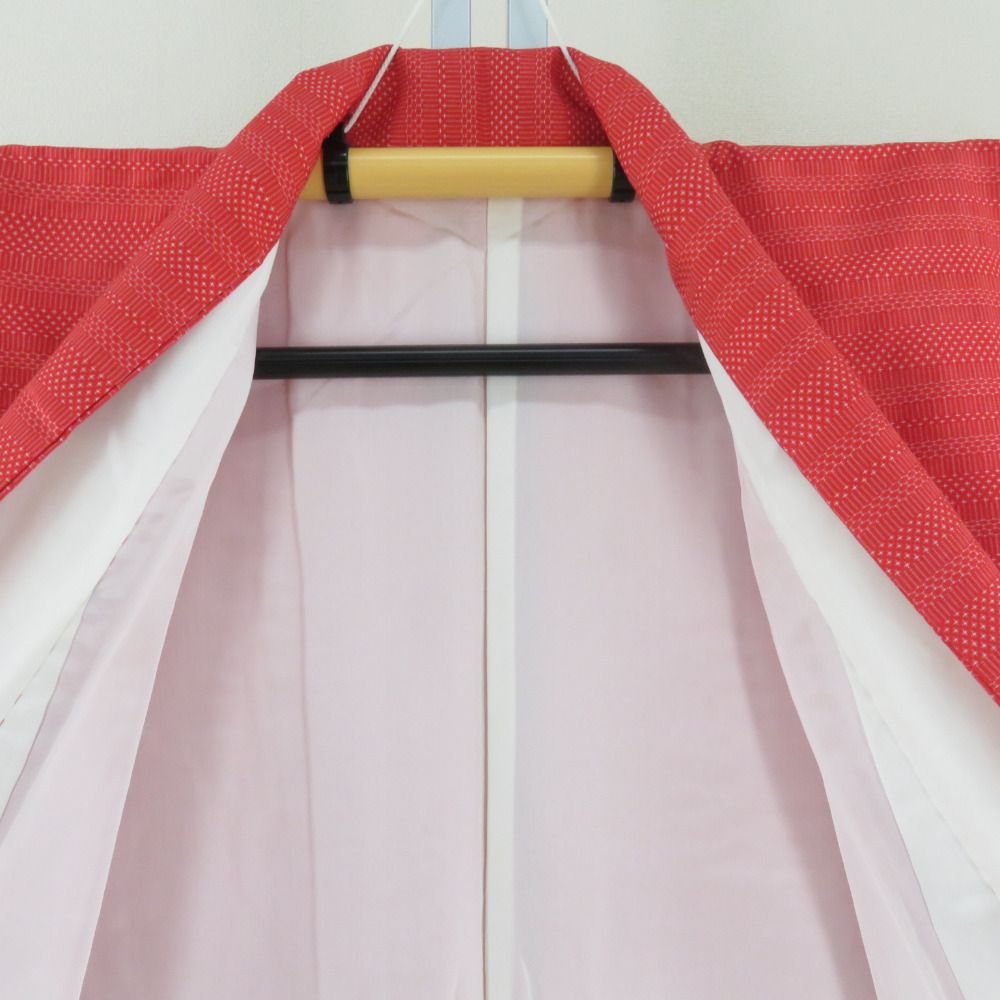 紬 着物 縞に幾何学模様 赤色x白色 袷 広衿 絹 仕立て上がり