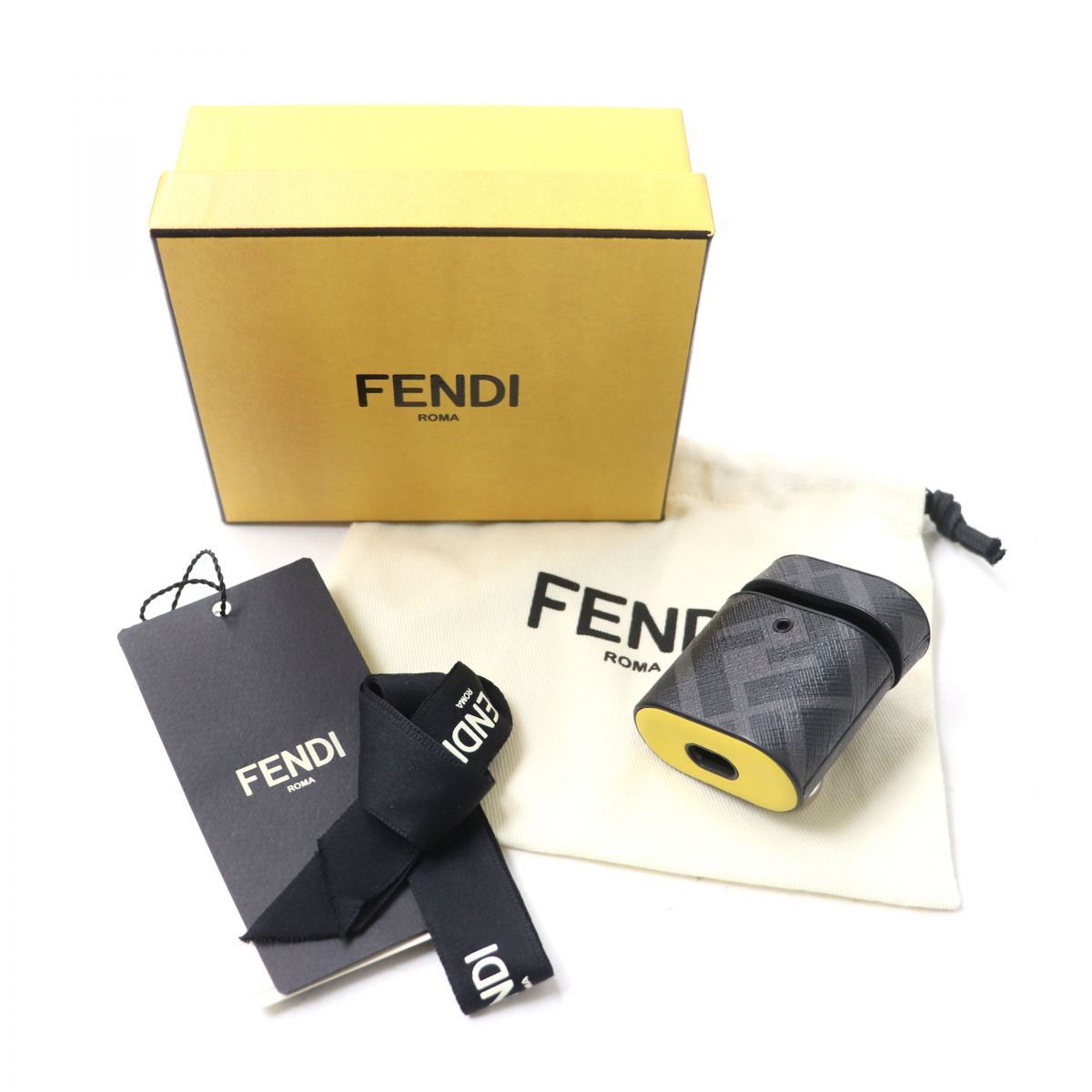 未使用品☆FENDI フェンディ 7AR987 ズッカ 総柄 レザー AirPods case