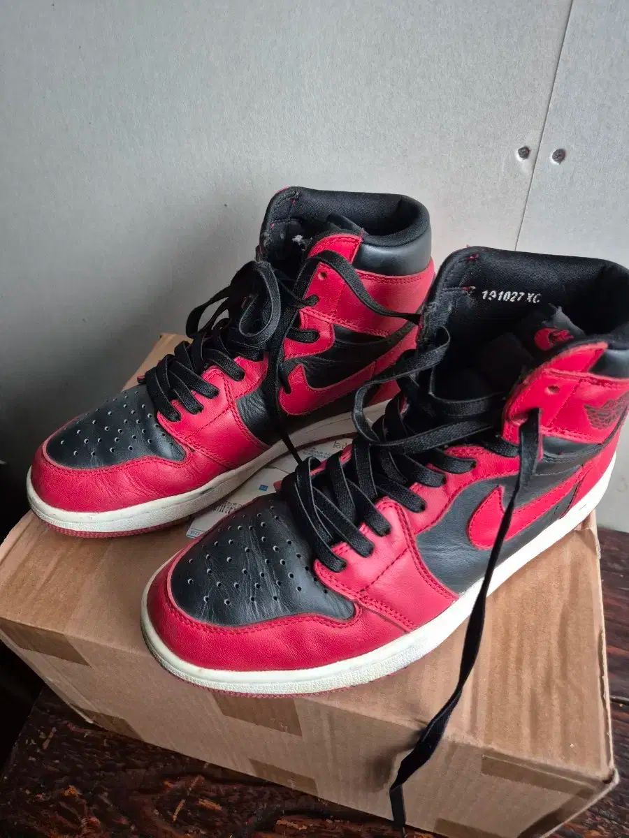 Nike ジョーダン 1 ハイ 85 バーシティ ロー レッド 260mm