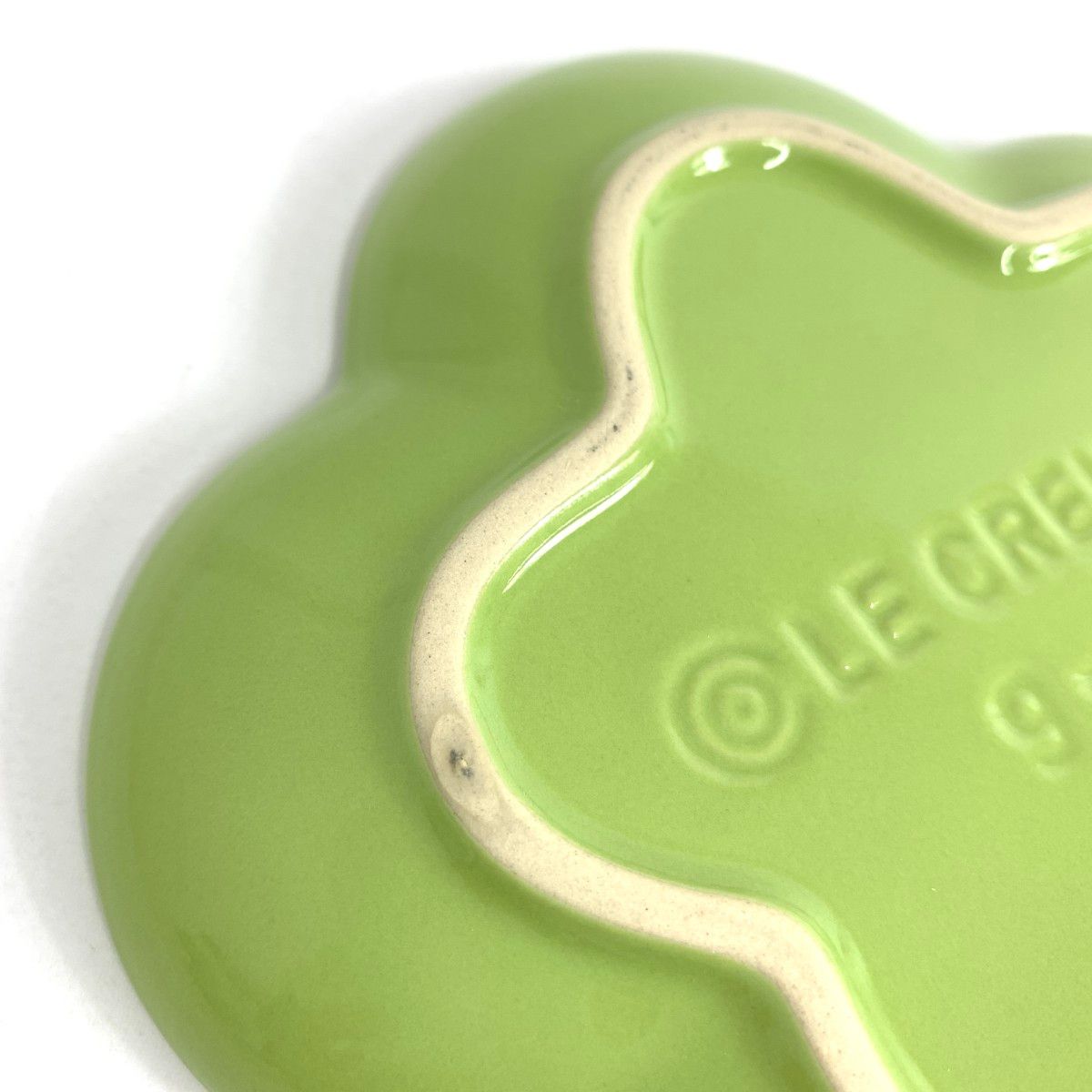ル・クルーゼ　フラワープレート５枚セット　中古品物　色違いセット LE CREUSET ルクルーゼ 色違い フラワープレート 5枚セット 14cm