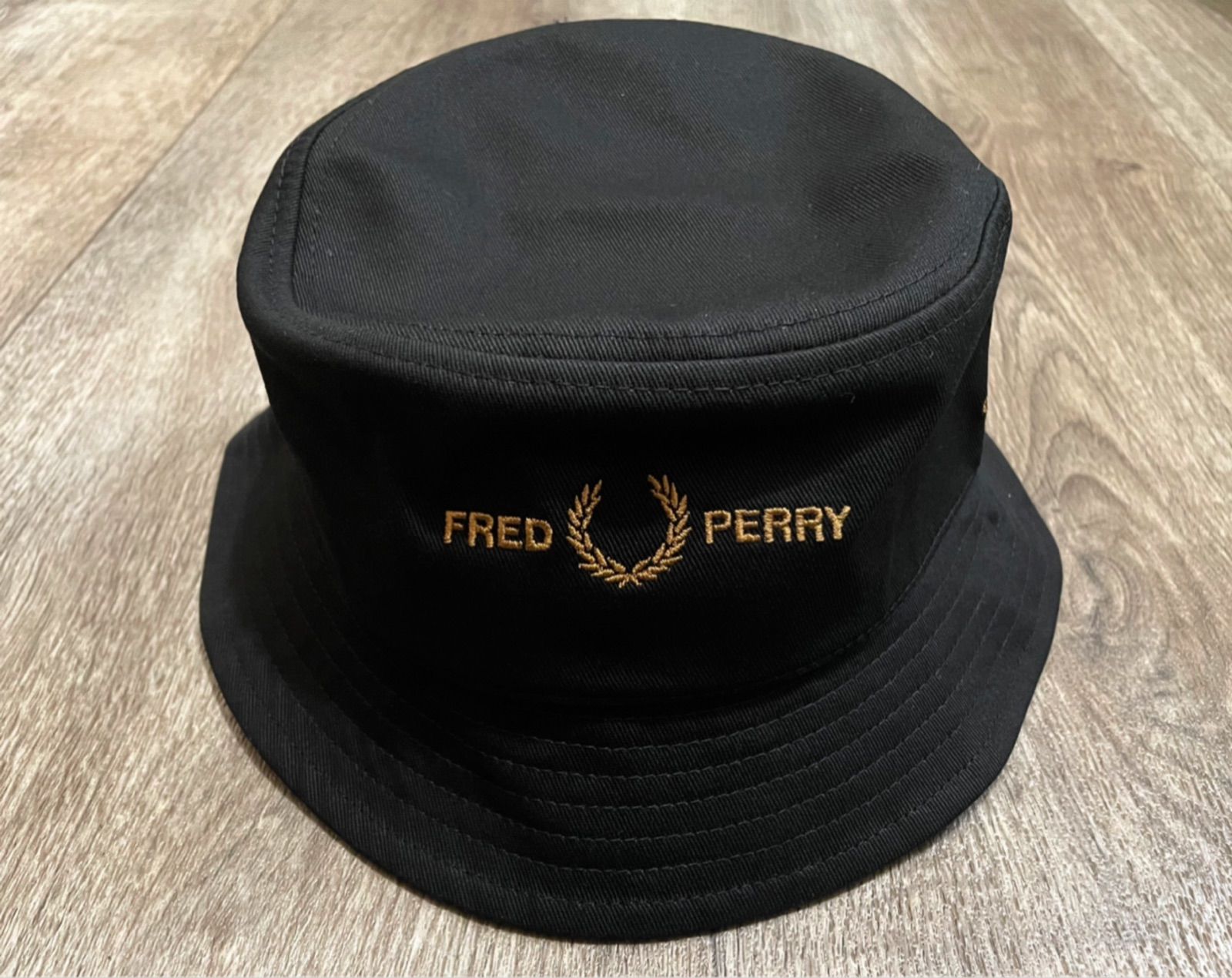 【英国買付品】FRED PERRY logo black bucket hat