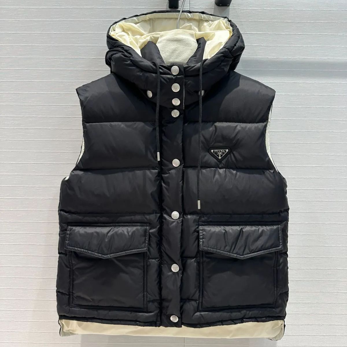 プラダダウンベストイベント購入品