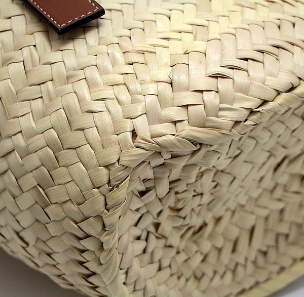 LOEWE アナグラムバスケットバッグ　スモール アナグラム バスケットバッグ スモール (イラカヤシ＆カーフ