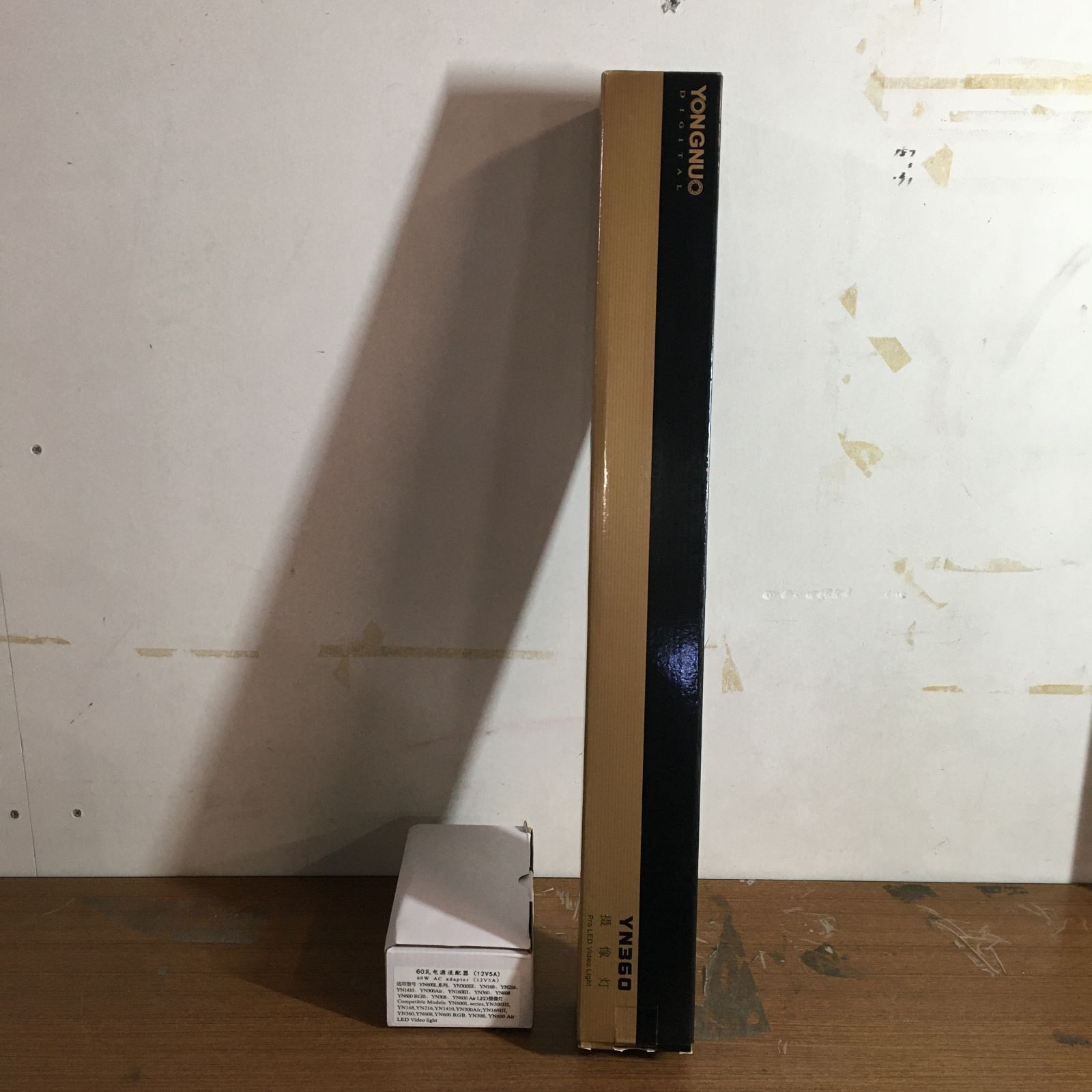 【新品・未使用】YONGNUO YN360 5500K + RGBフルカラーLEDライト　アダプター付き