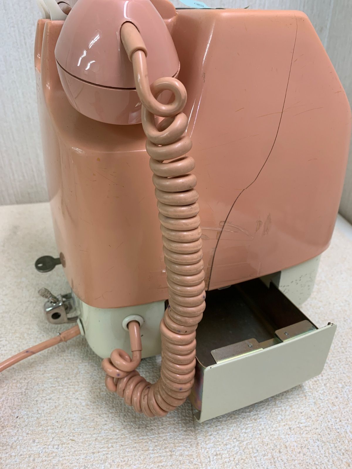 フォロー割対象商品】希少！鍵付き！アンティークピンク電話