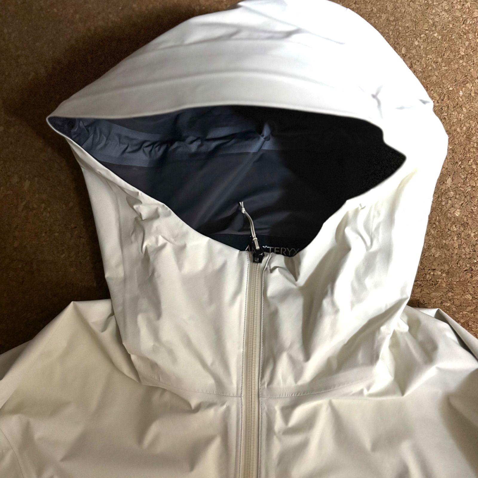 ビームス別注　アークテリクス　ベータSL Sサイズ　オフホワイト ナイロンコラボ ビームス別注 アークテリクス ベータSL Sサイズ オフホワイト ナイロン